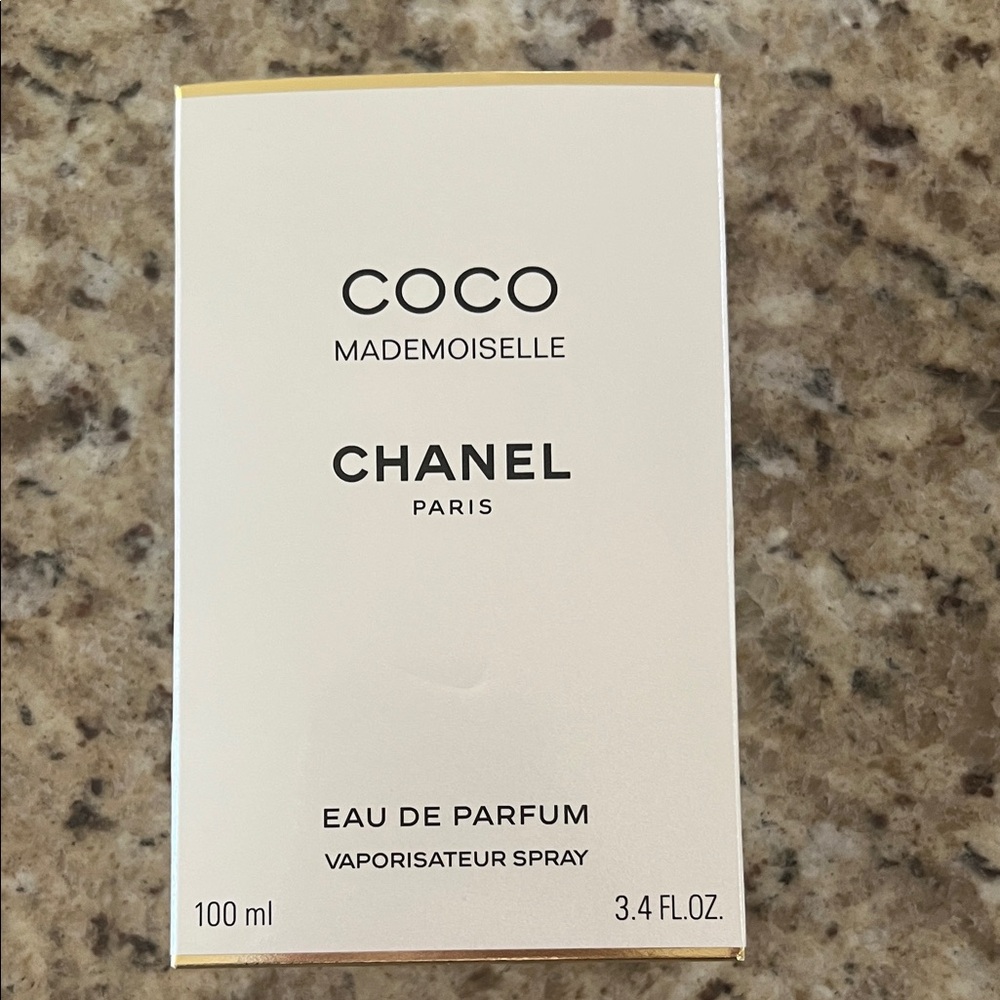 CHANEL Coco Mademoiselle Perfume Box - White and Gold